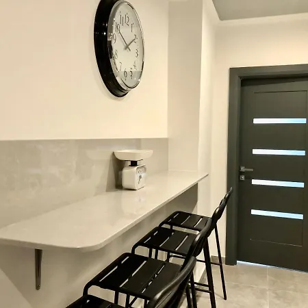 Apartment By Promenade And