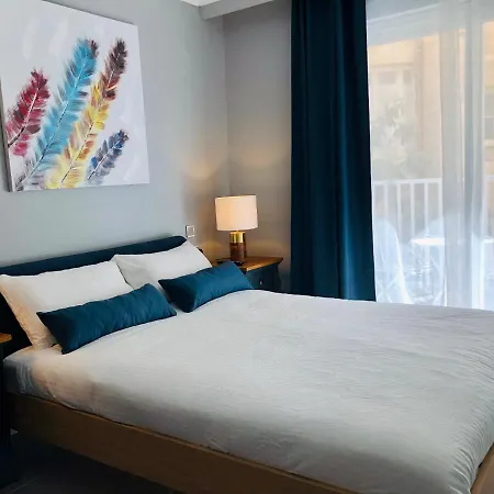 By Promenade And Apartment Sliema