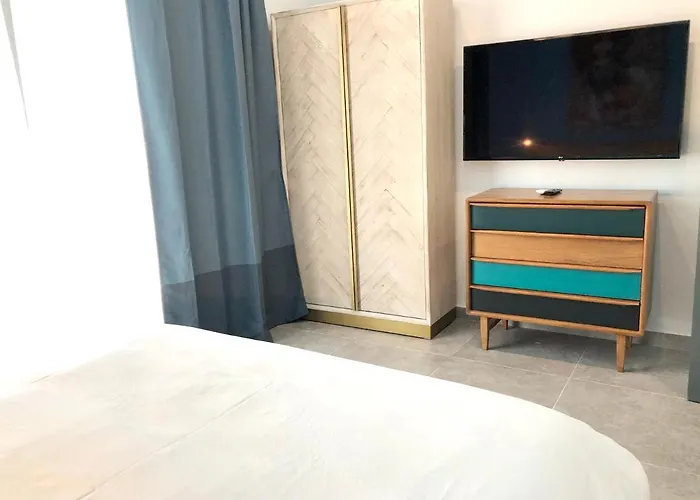 By Promenade And * Слима